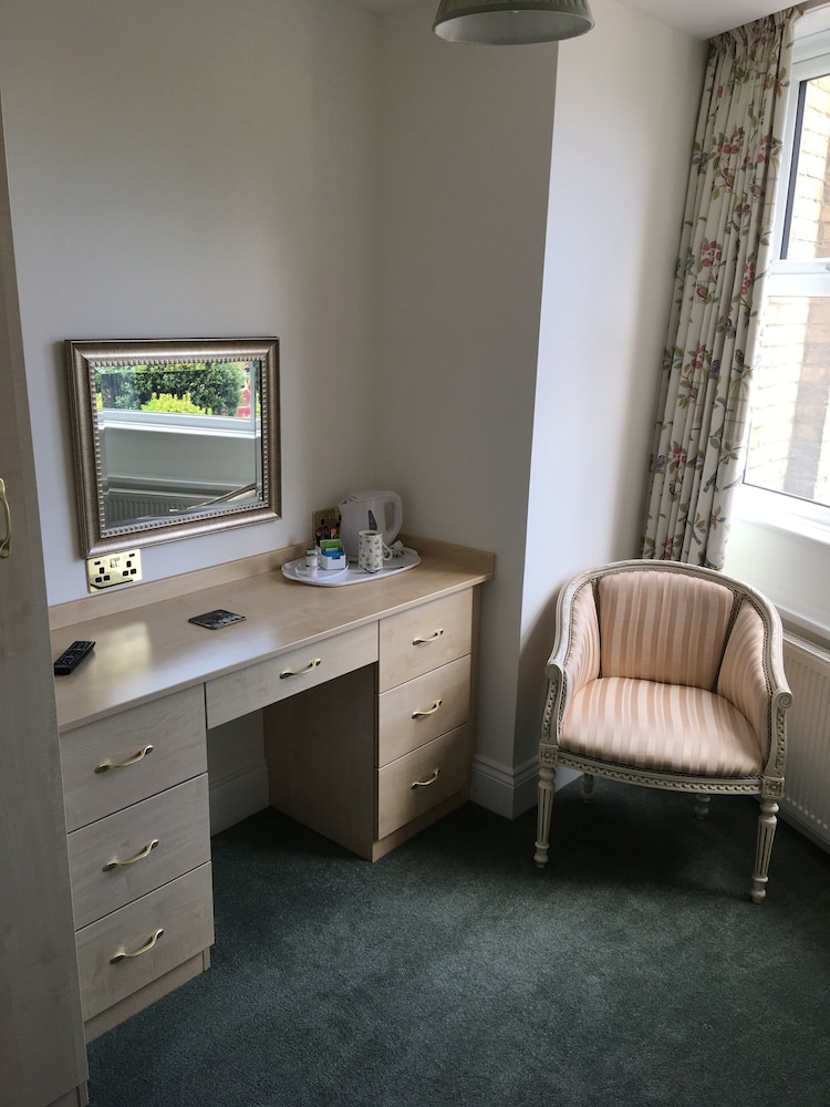 Balmoral Hotel 28/48