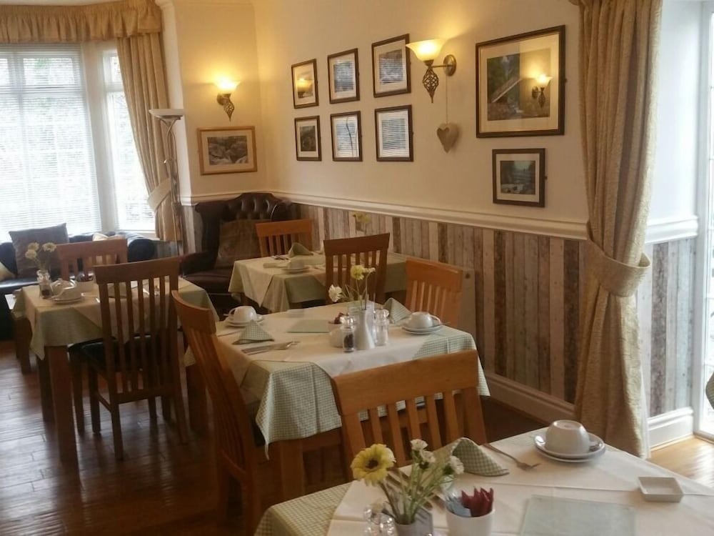 Oakfield House Bed and Breakfast 26/44
