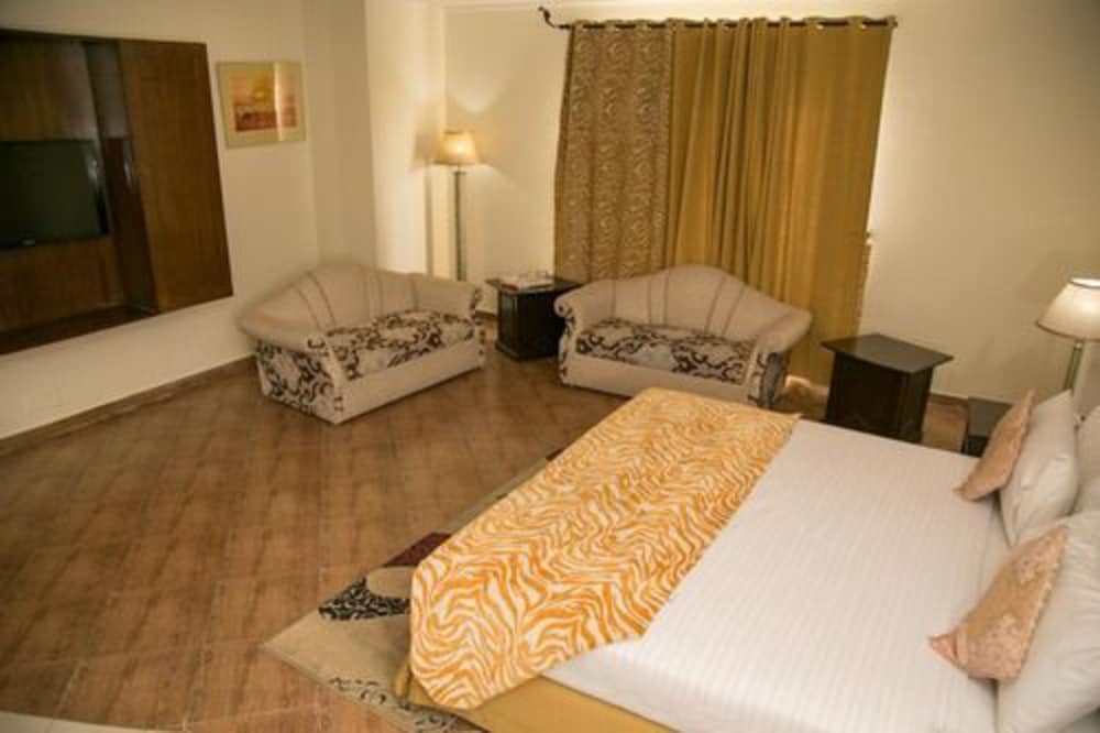 Grand Regency Hotel 23/50