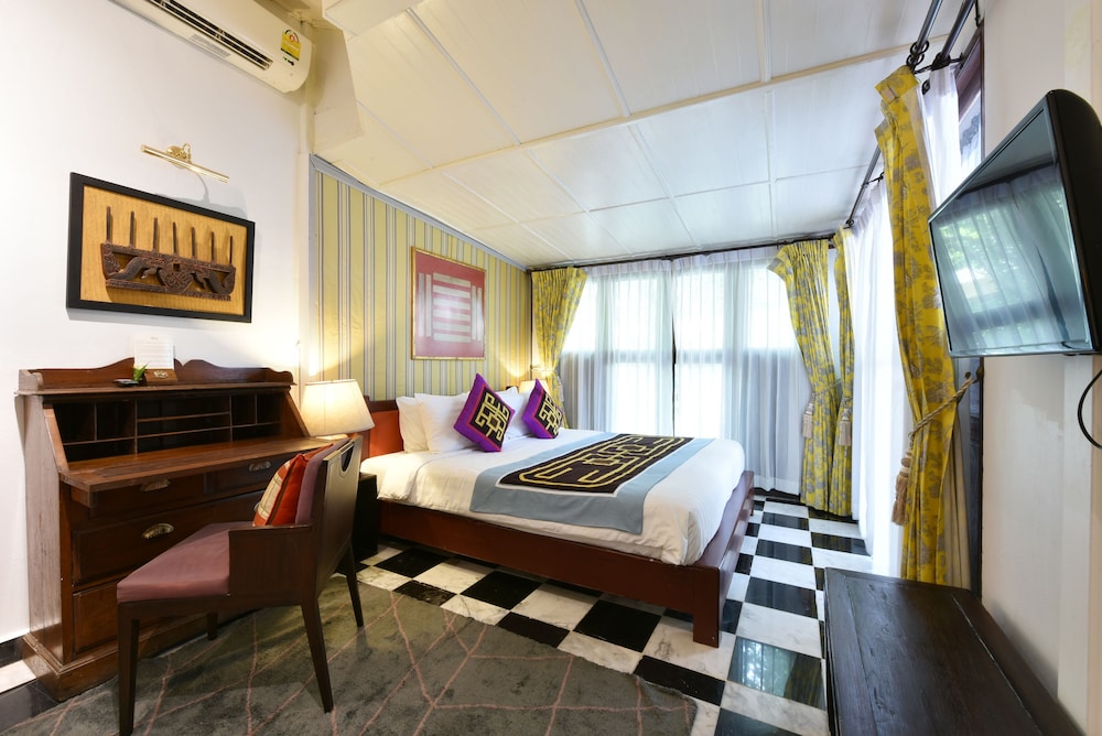 Zantiis Ndol Villas 33/66