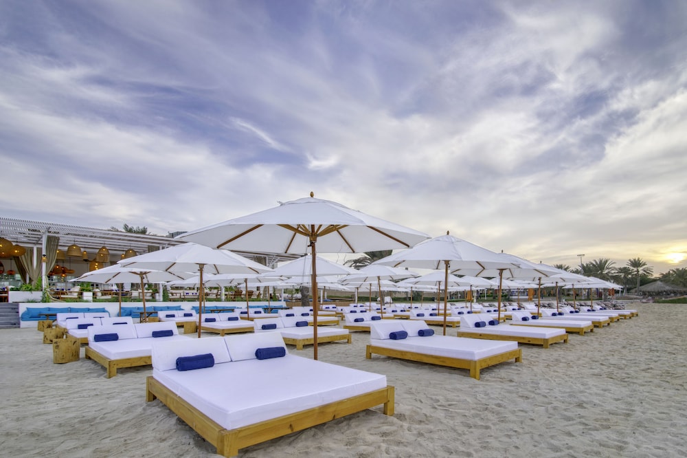 Radisson Blu Hotel and Resort Abu Dhabi Corniche 86/88