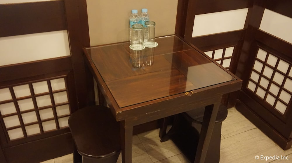 Urban Travellers Hotel Ex Shogun Suite Hotel 55/72