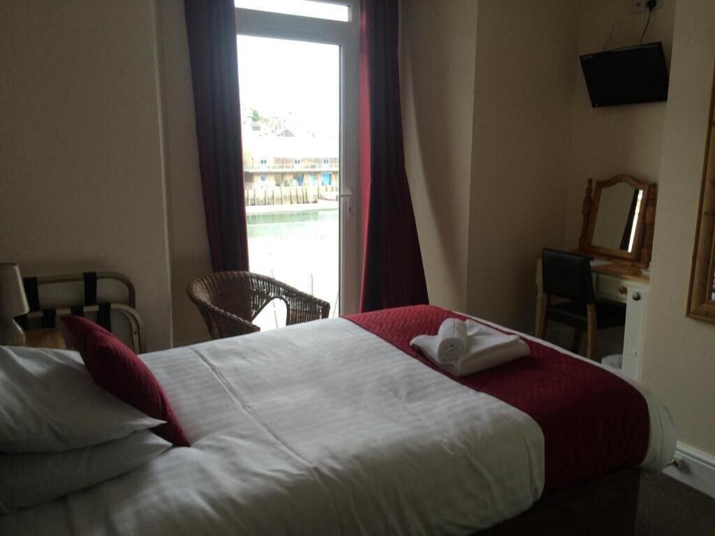 Portbyhan Hotel 3/25