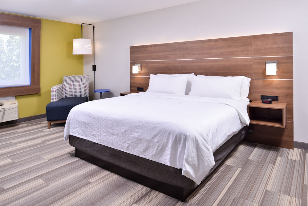 Holiday Inn Express Hotel And Suites Elgin 25/57
