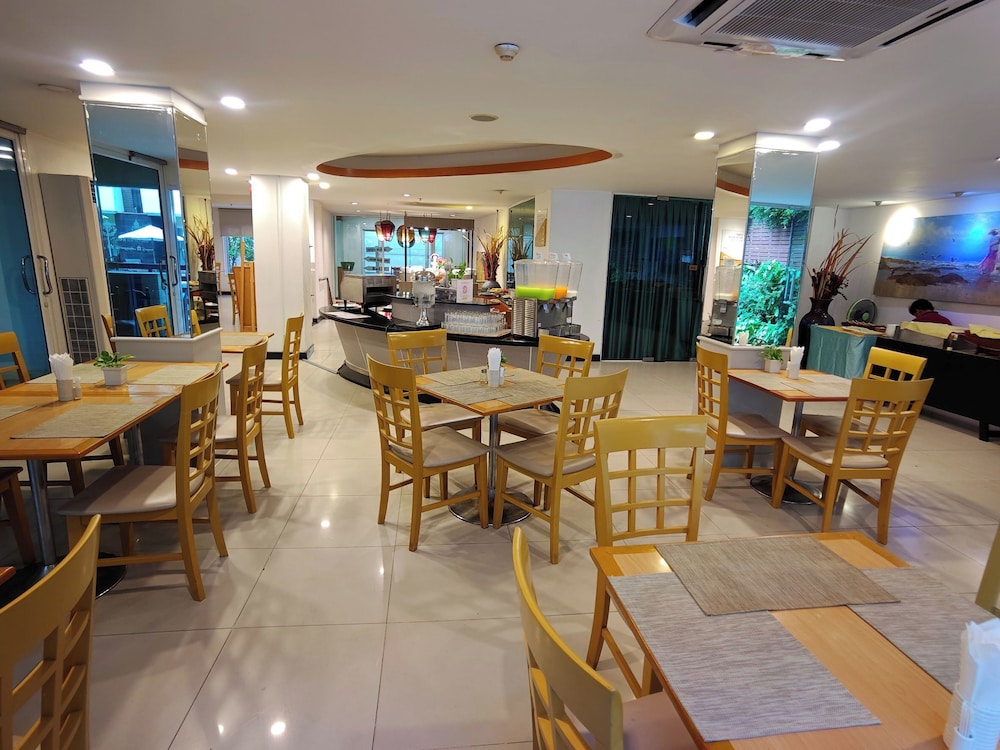 Baron Beach Hotel 50/73