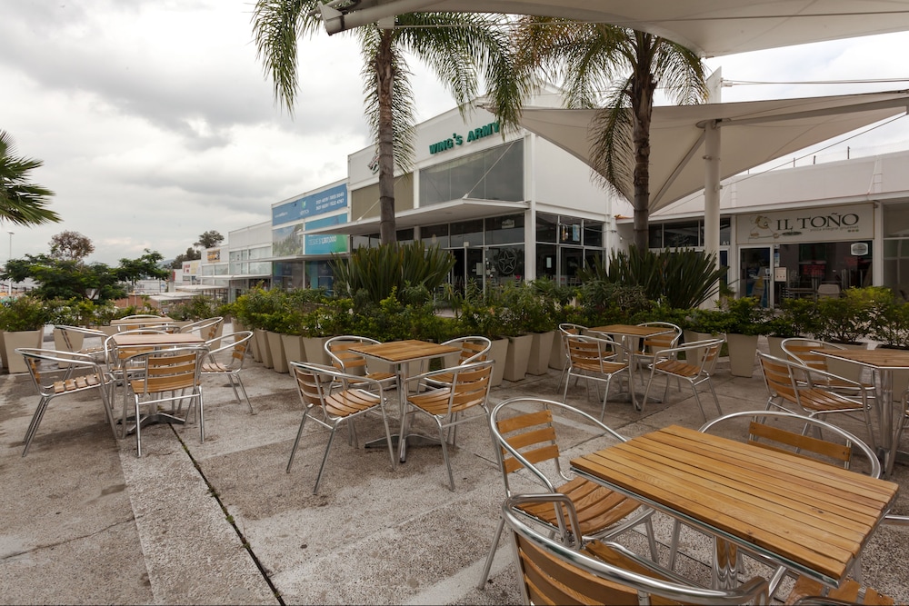 Holiday Inn Express Guadalajara Iteso 48/72