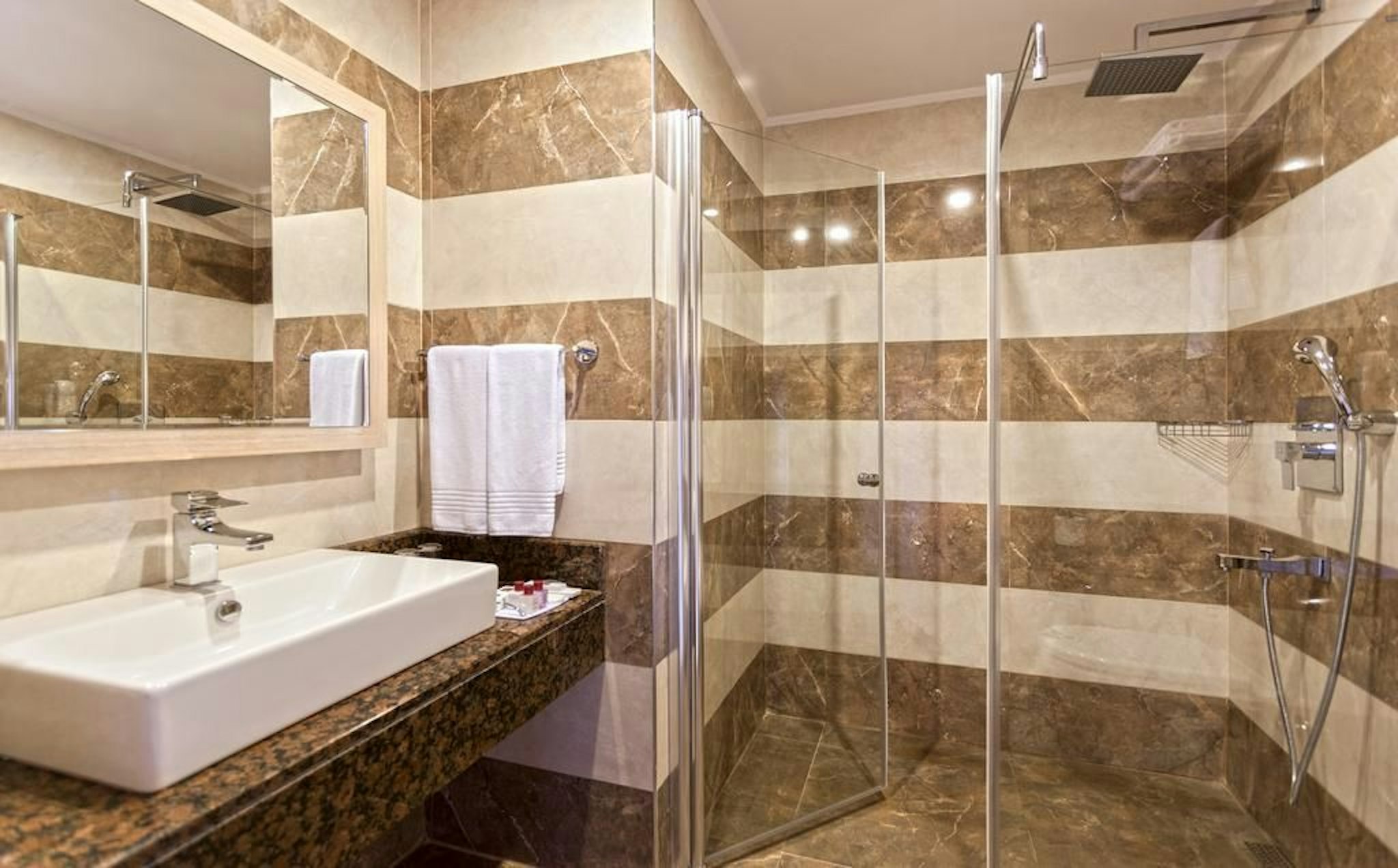 Xperia Saray Beach 65/67