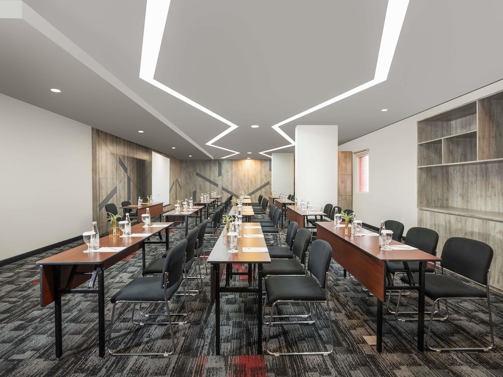 Ibis Jakarta Senen 50/56