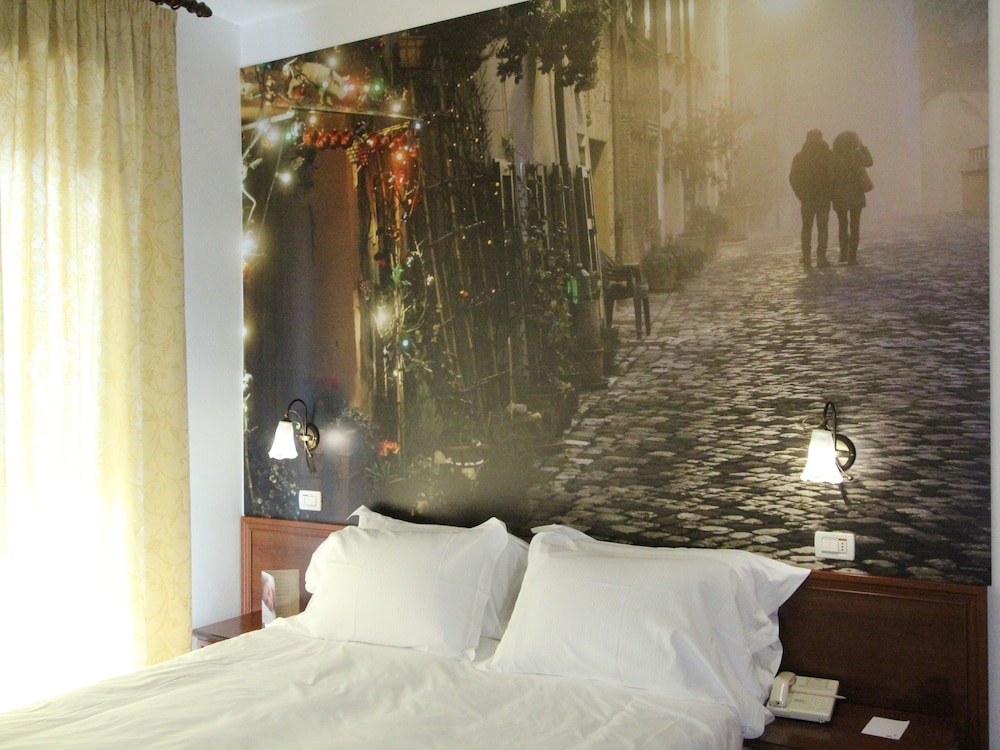 Hotel Sovrana 30/50