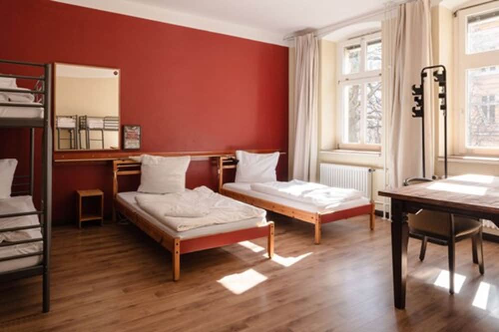 Eastseven Berlin Hostel 13/53