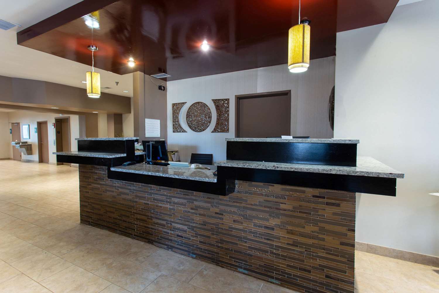 Ramada by Wyndham Glendale Heights/Lombard 1/18