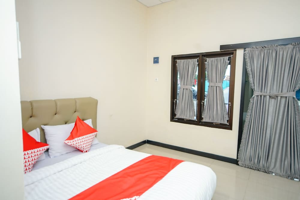 Oyo 247 Wisma Merdeka 8/30