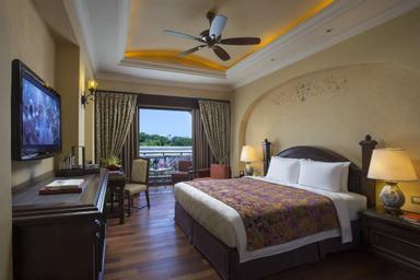 Hollywood, Deluxe, Twin Beds