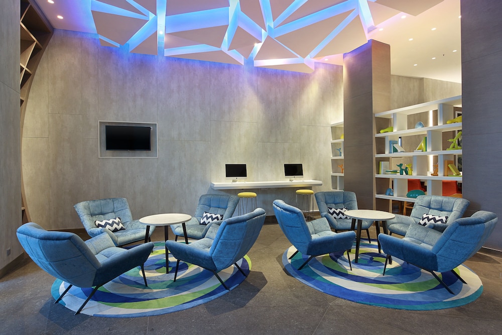 Holiday Inn Express Jakarta Wahid Hasyim 45/54