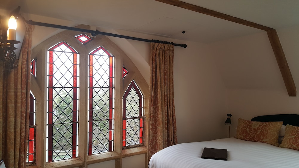 The Belfry, Restaurant and Rooms 13/39