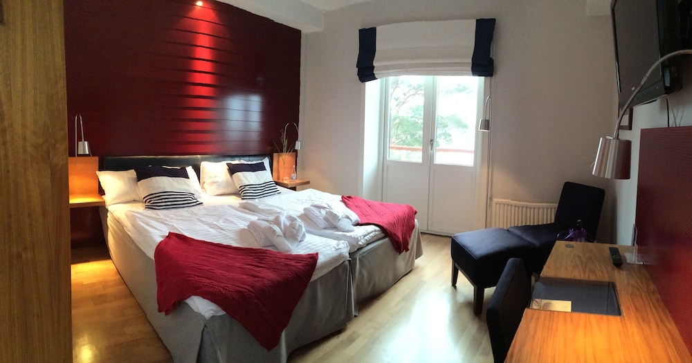 Nynäs Havsbad 10/56