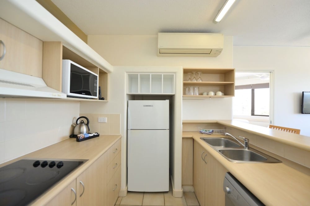 Tiki Hotel Apartments Surfers Paradise 70/71