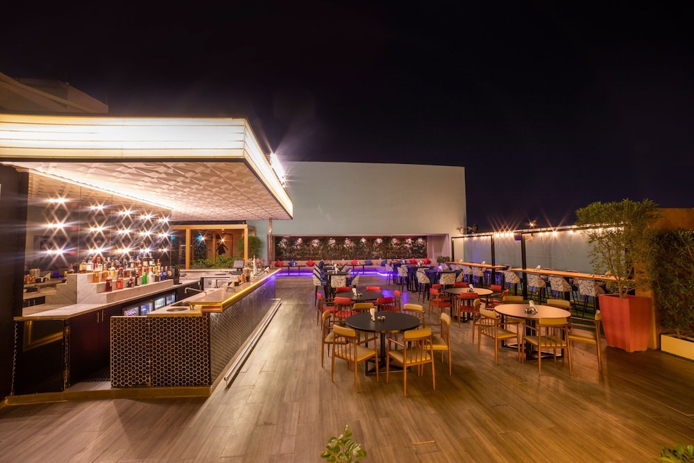 Four Points by Sheraton Production City Dubai 47/58