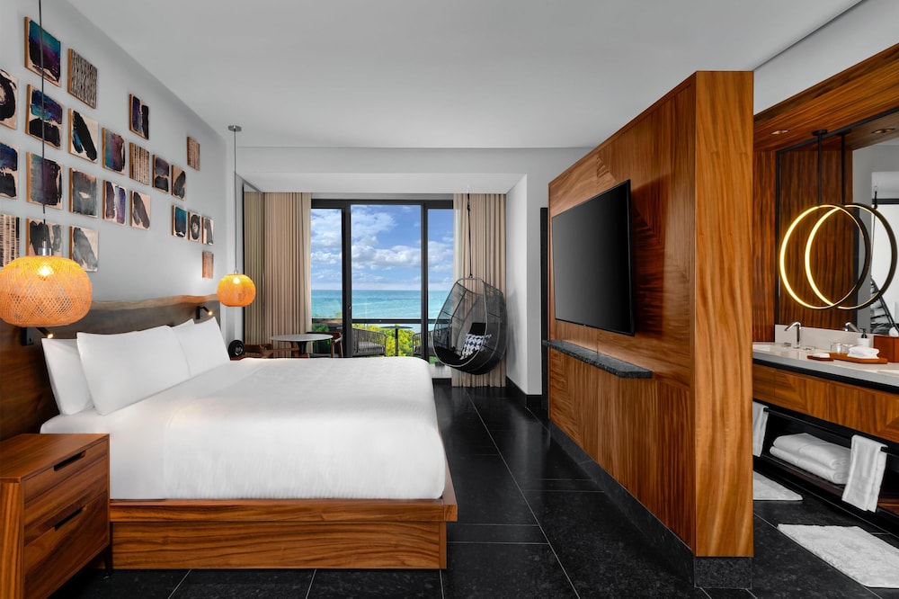 Room, King Bed, Partial Ocean View, Conrad Tulum Riviera Maya 10/14