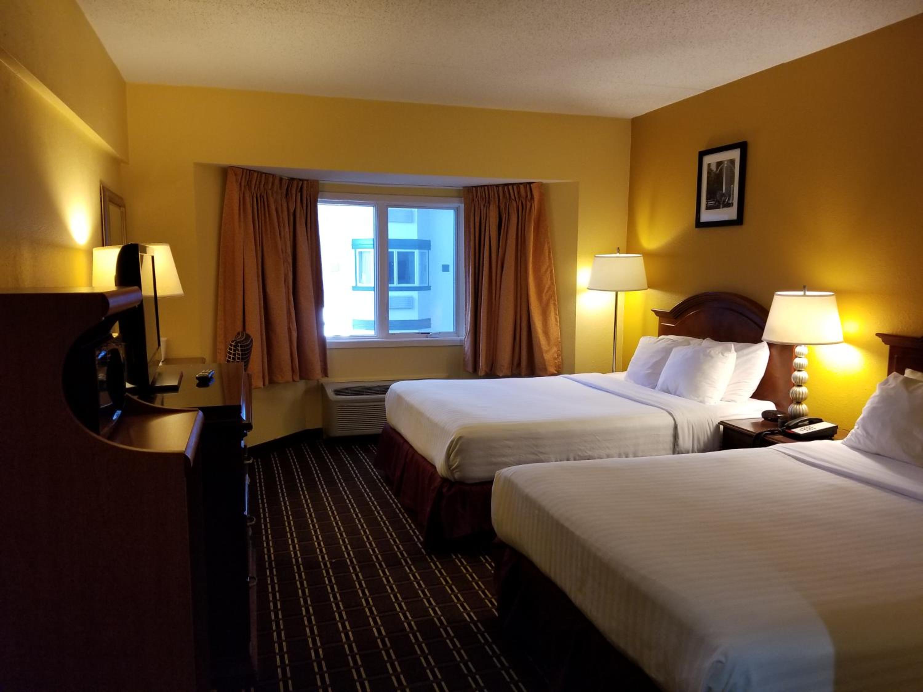 غرفة ديلوكس بسرير مزدوج أو سريرين منفصلين، The Comstock Inn And Conference Center 4/8