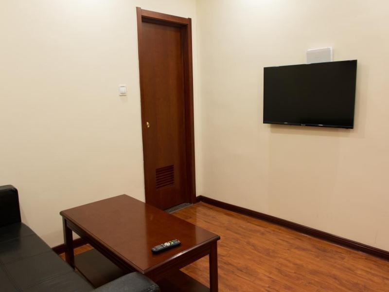 GreenTree Inn Xinxiang Laodong Street Zangying Bridge Business Hotel 40/52