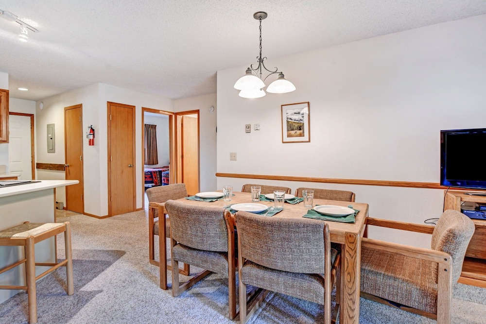 Indian Peaks Resort 38/50