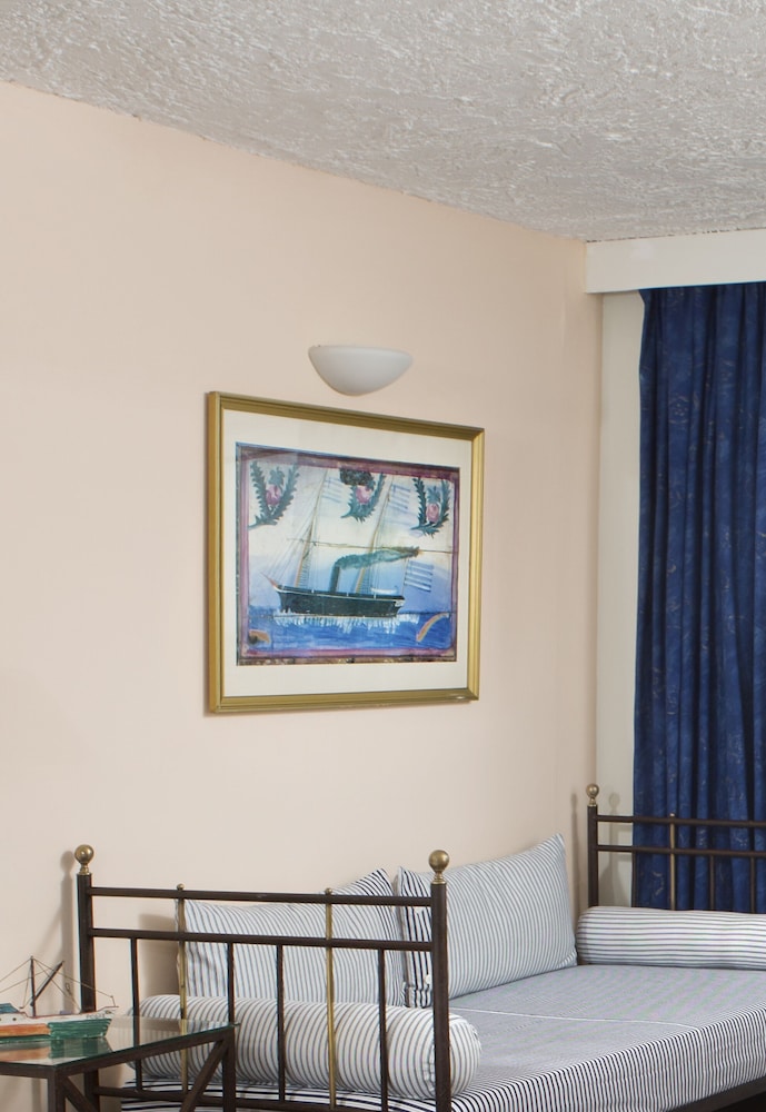 Dionysos Hotel 55/76