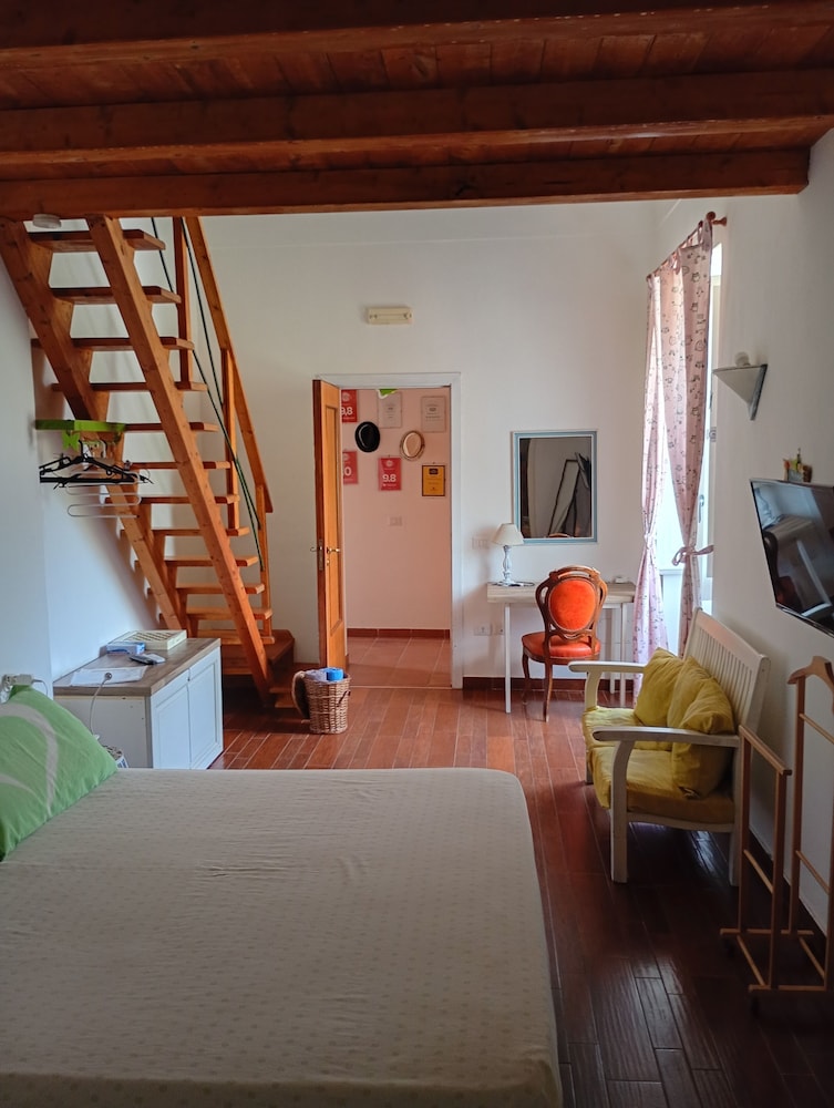 B&B Pompeilog 27/46