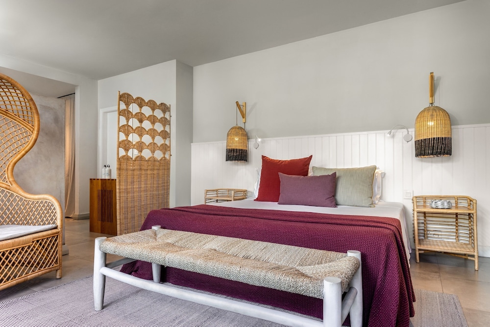 SUITE, JETTED TUB