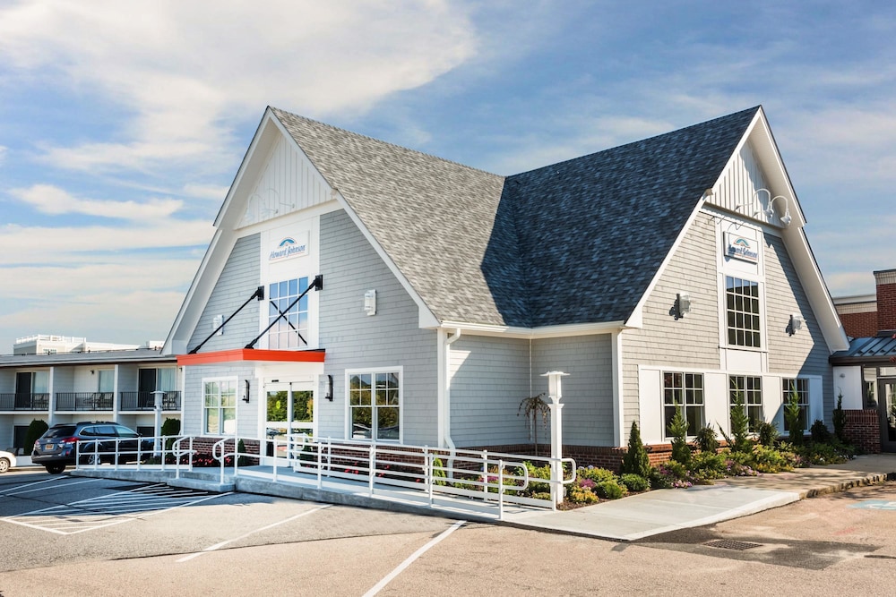 Howard Johnson by Wyndham Middletown Newport Area 1/22