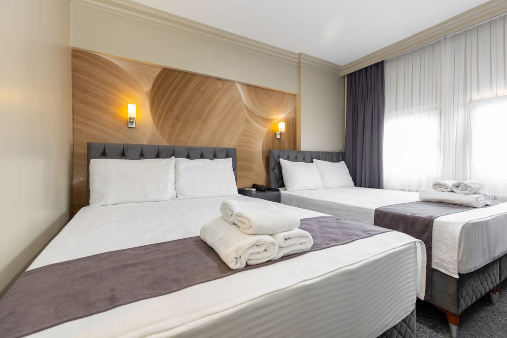 Loyal City Hotel 31/63