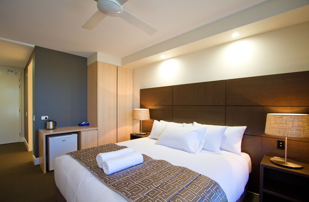 Remington Motor Inn 5/32