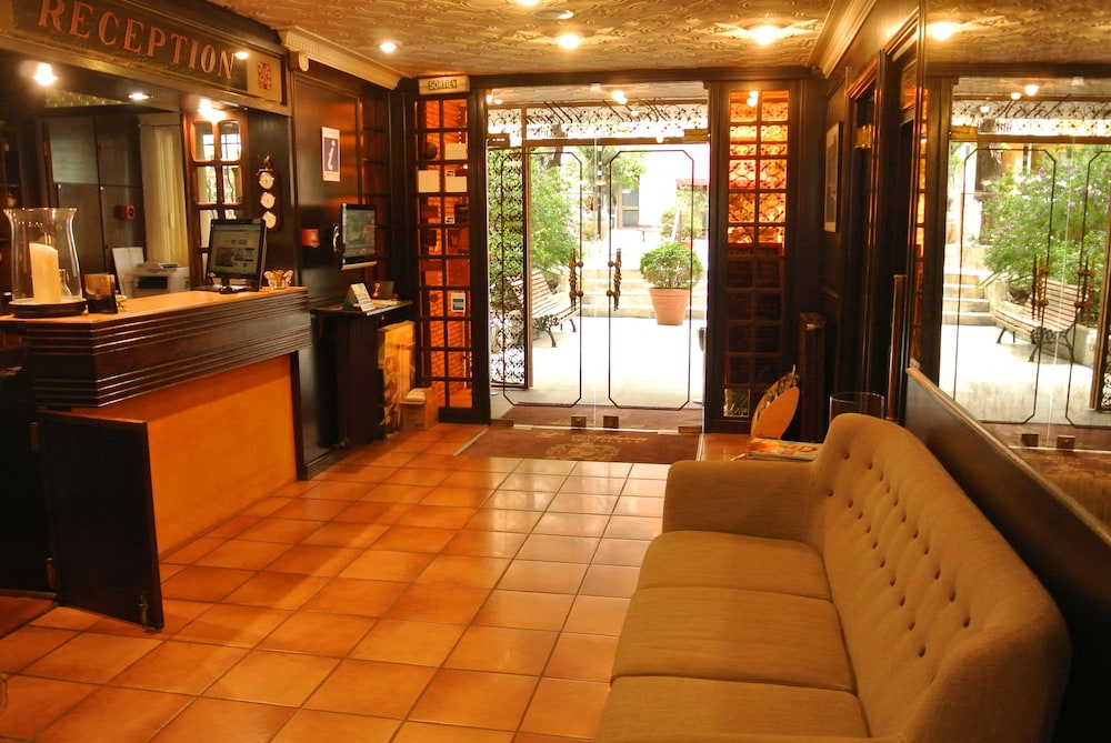 Hotel Albion 2/47