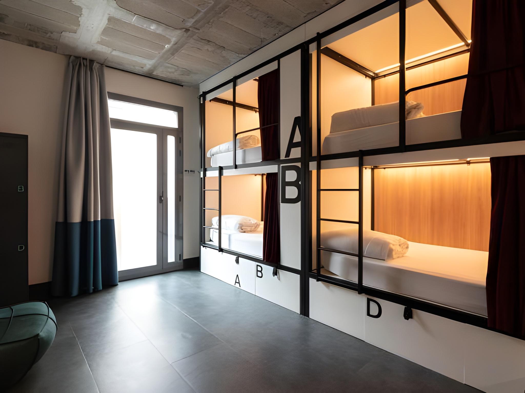 Private, Premium, 6 Beds