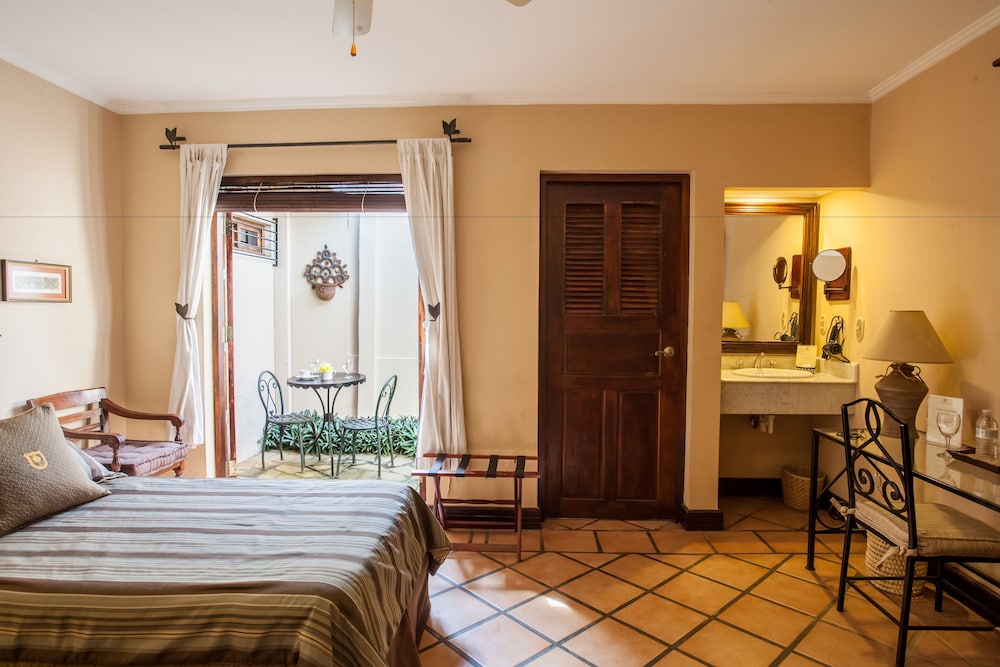 Hotel Los Robles 11/62