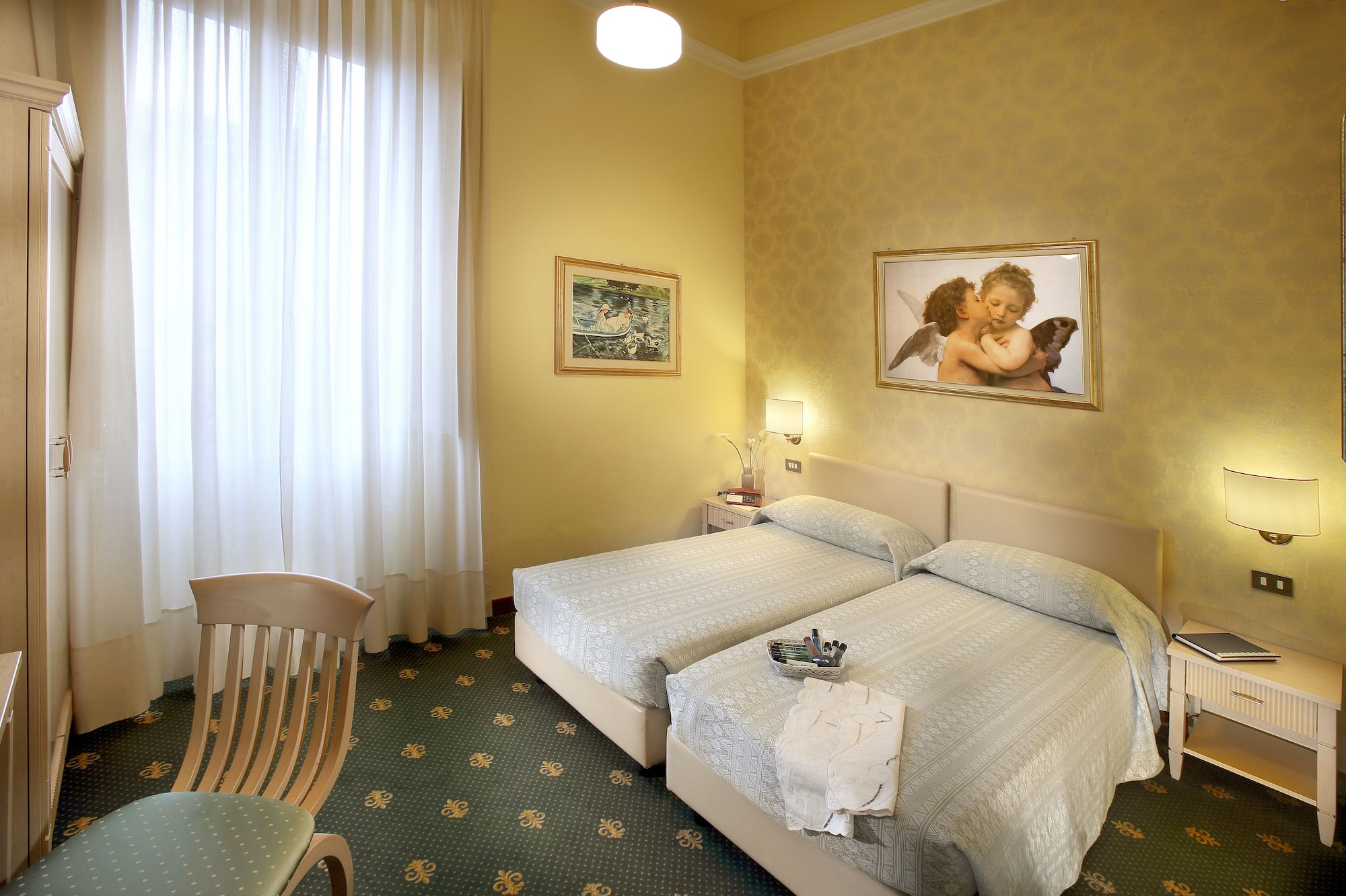 CLASSIC, DOUBLE OR TWIN BED