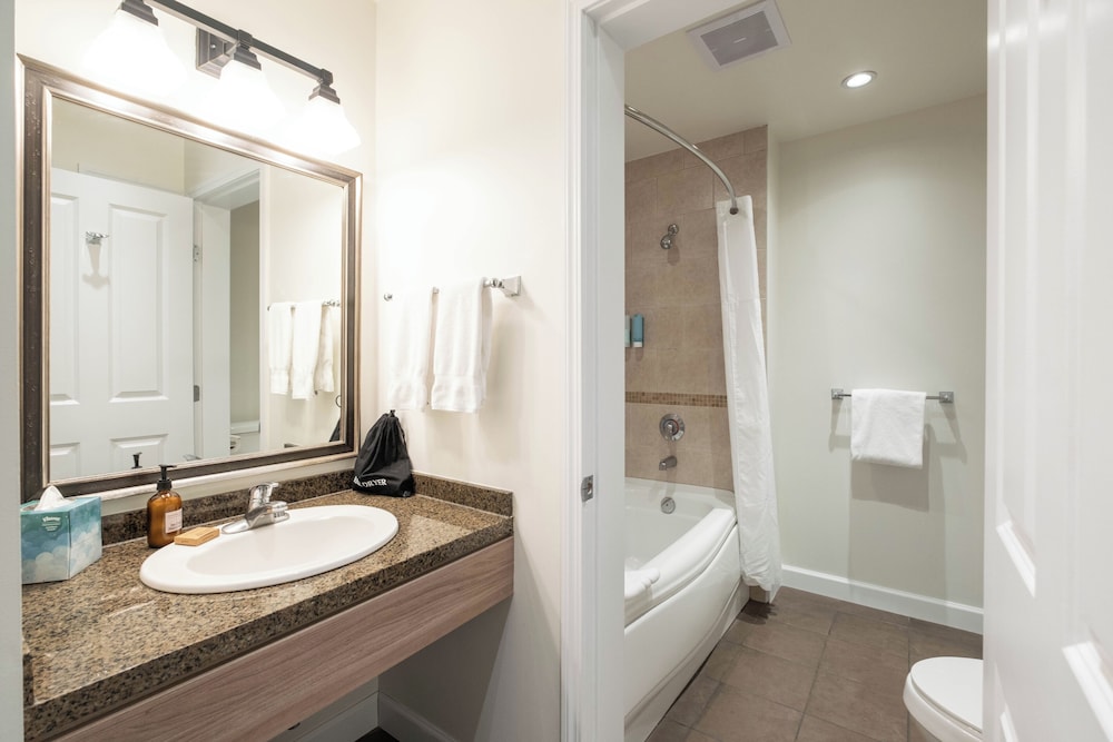 Executive Suites Hotel Resort Squamish 68/68