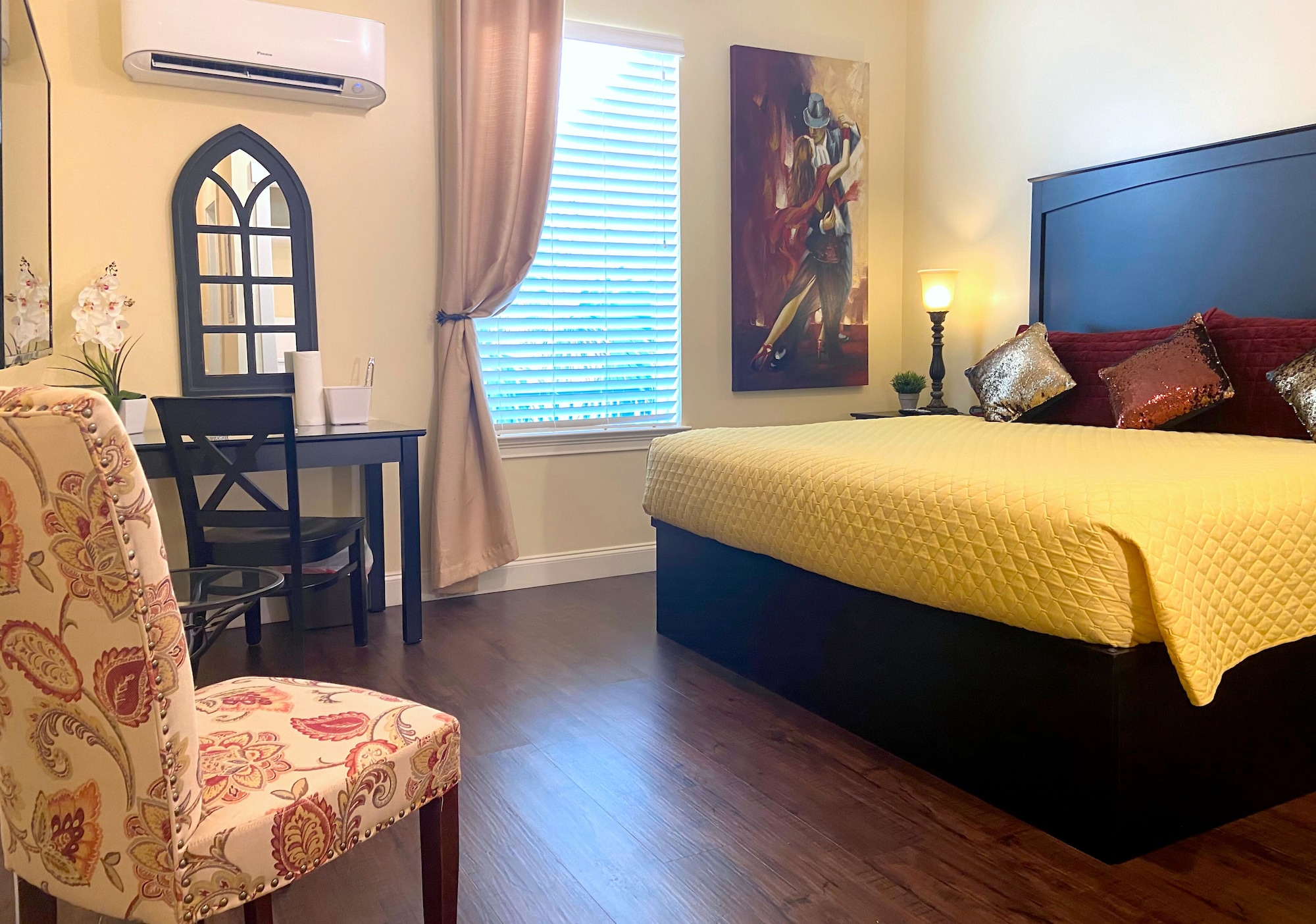 Standard, King Bed, Kitchenette