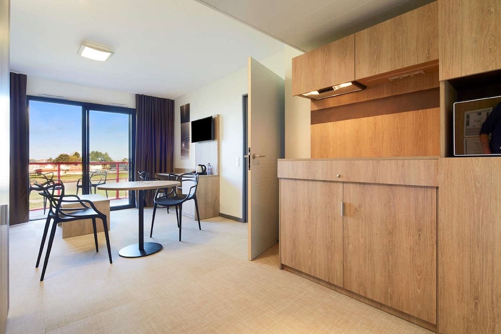 Kyriad Prestige Residence Cabourg - Dives-Sur-Mer 10/47