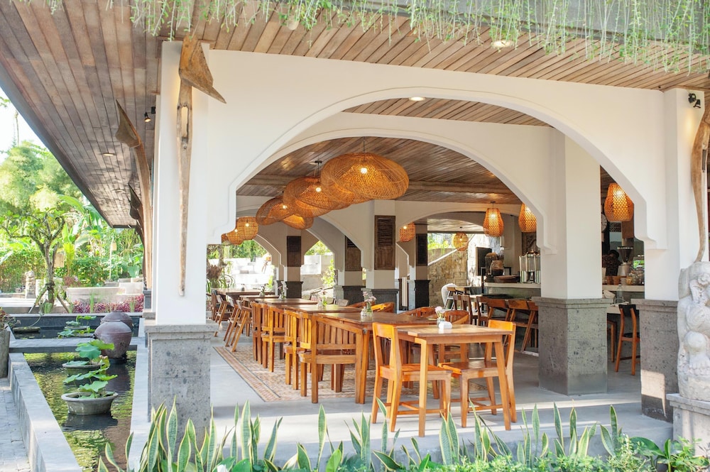 The Artini Resort 35/50