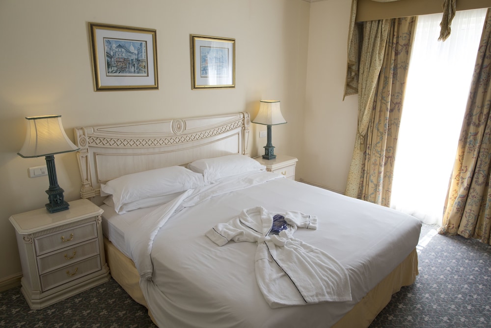 RADISSON BLU LE VENDOME-CAPE TOWN 10/33