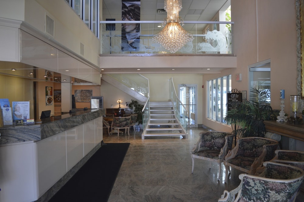 The White Sands Oceanfront Resort & Spa 45/70