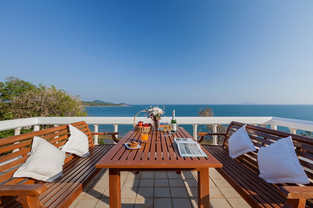 Baan Khunying Villa Secluded Phuket Beachfront 35/40