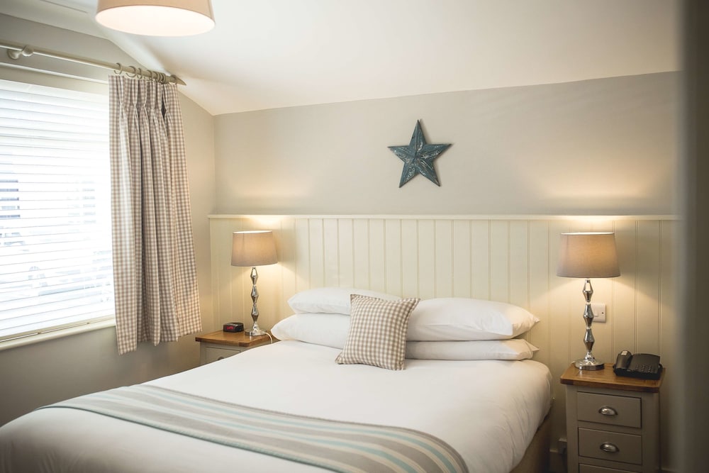 STANDARD, DOUBLE BED, ACCESSIBLE