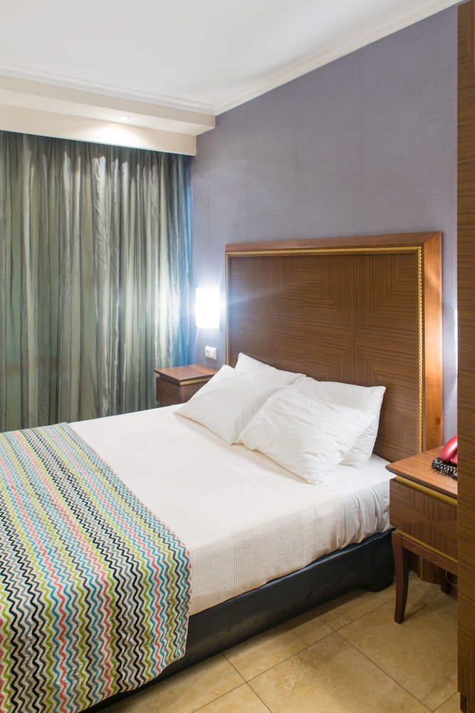 Mediterranean Resort Hotel 21/60