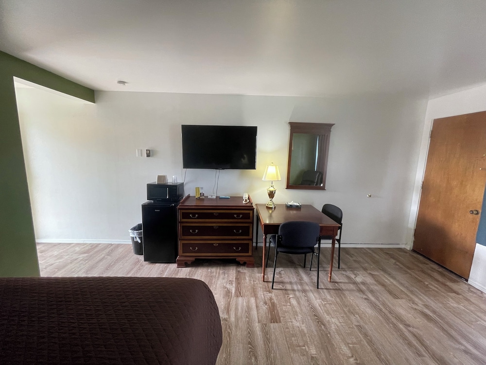 Motel Oasis Inn 43/56