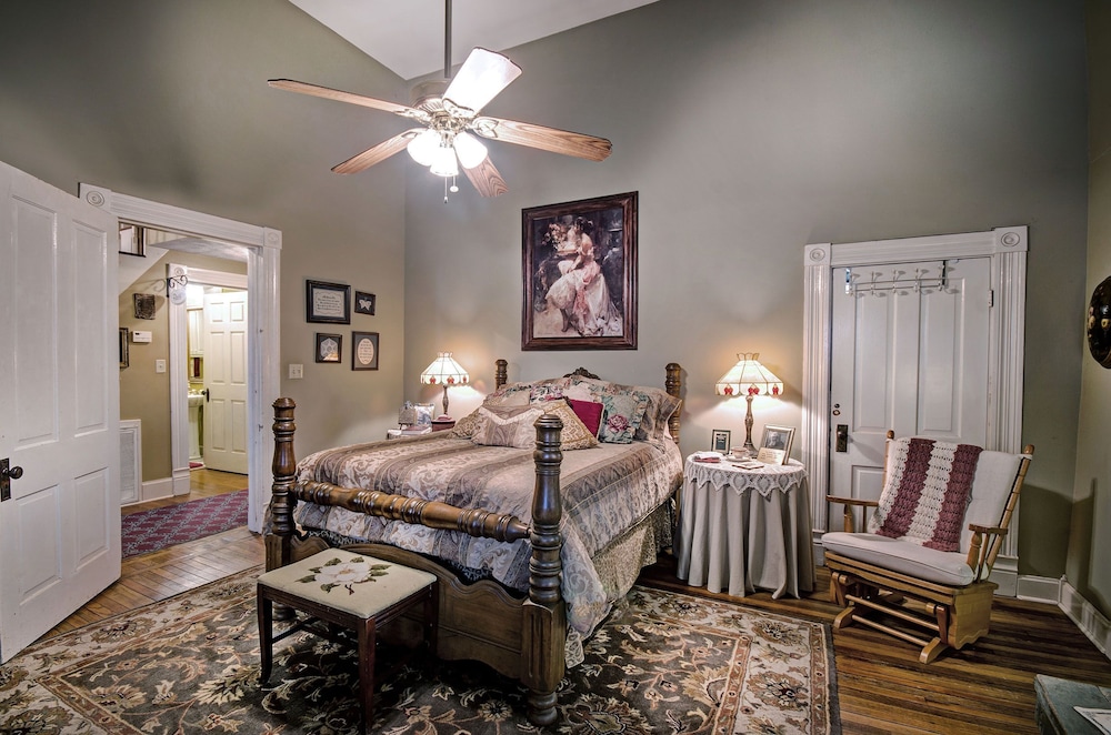Clyde and Marie s Bed & Breakfast 15/36