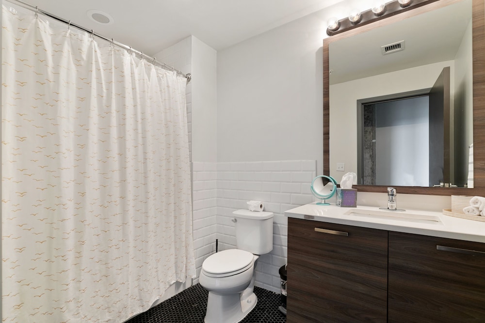 شقة سوبيريور بسريرين كوين بإطلالة على المدينة بغرفتي نوم مع أريكة، Luxury Downtown Dallas Stay by Amyfinehouse 6/8