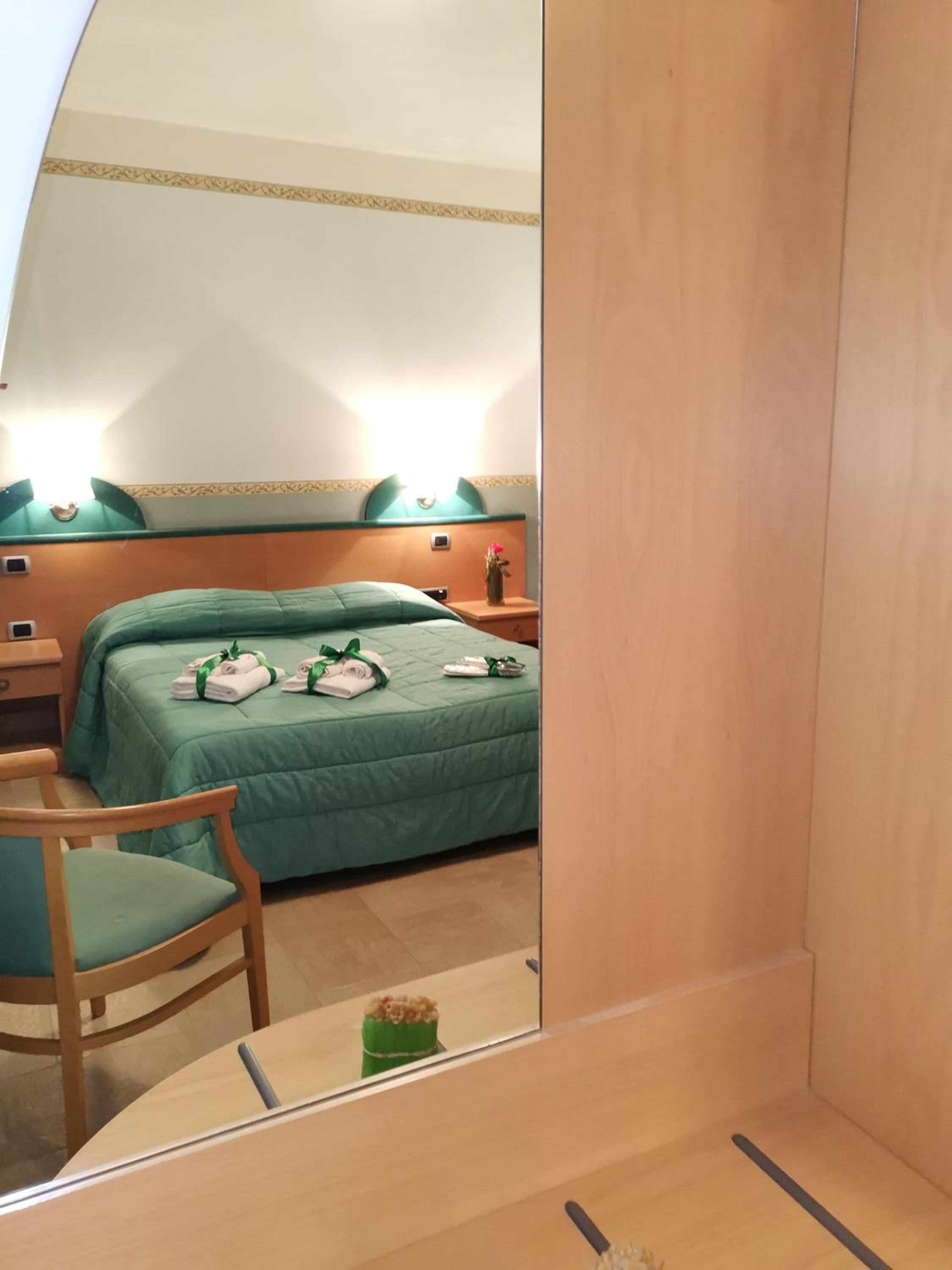Hotel Santa Lucia 32/50
