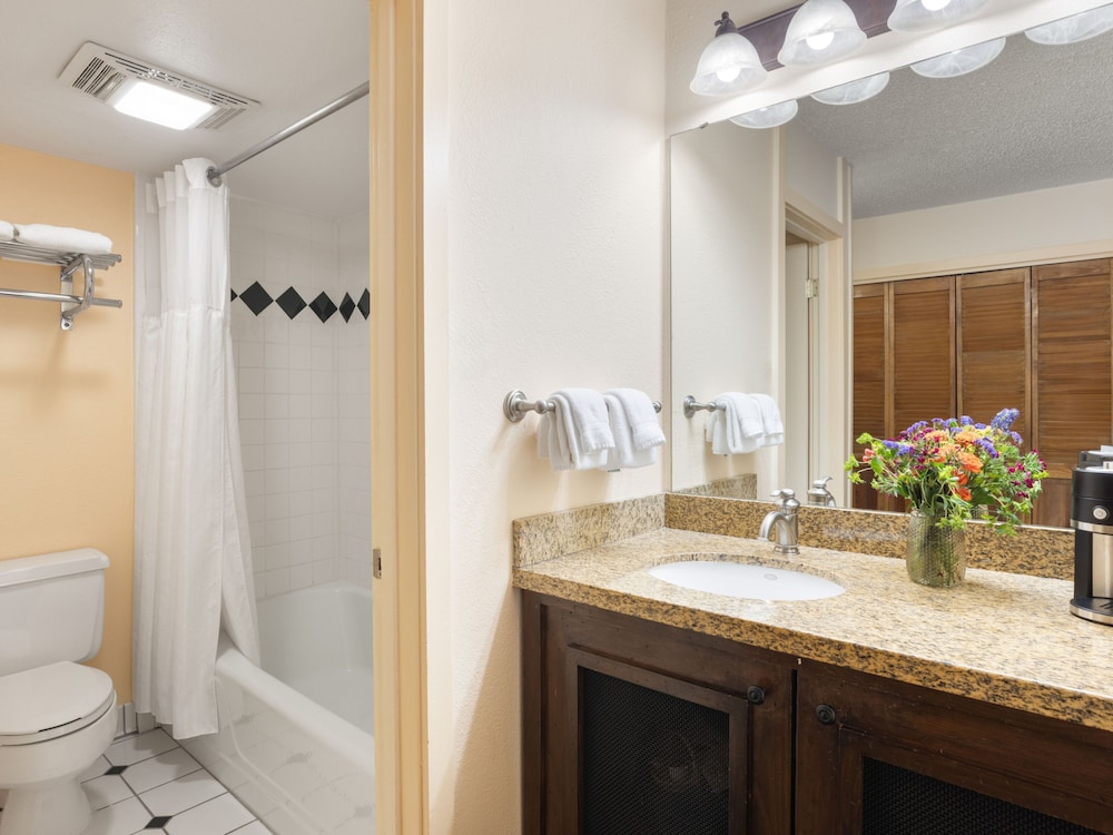 The Stonebridge Inn A Destination Hotel 45/45